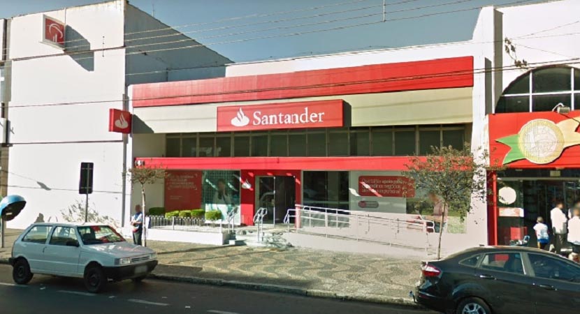 Mesmo com pedido de Sindicato, Santander nega higienizar agência após caso positivo de Covid-19