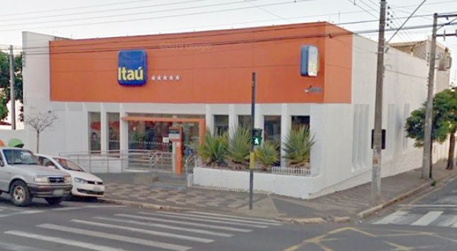 Com três suspeitas de COVID, agência do Banco Itaú é fechada em Assis