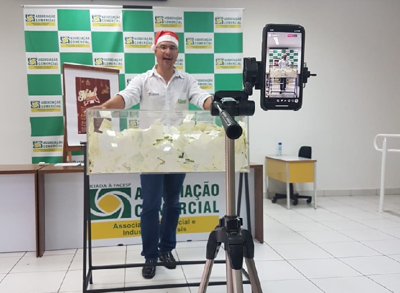 Campanha Natal Premiado ACIA é sucesso e premia 57 consumidores de Assis e região