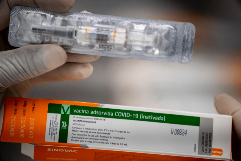 Vacina do Butantan tem eficácia global superior à exigida pela OMS, diz governo estadual
