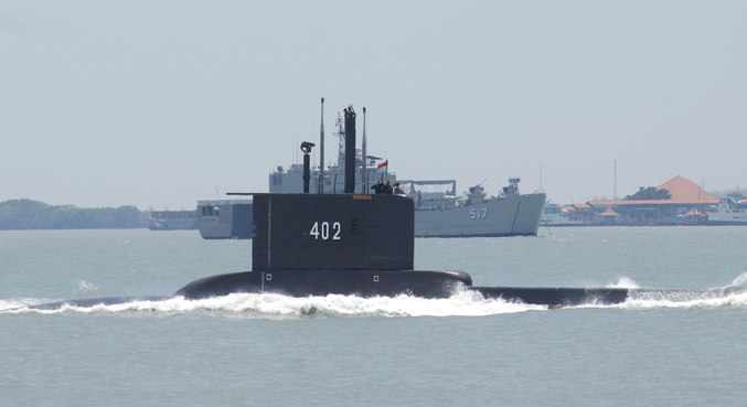 Submarino desaparecido é encontrado com os 53 tripulantes mortos