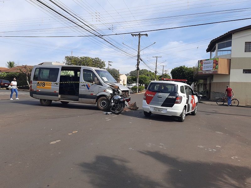 Acidente deixa um ferido na Vila Marin em Paraguaçu