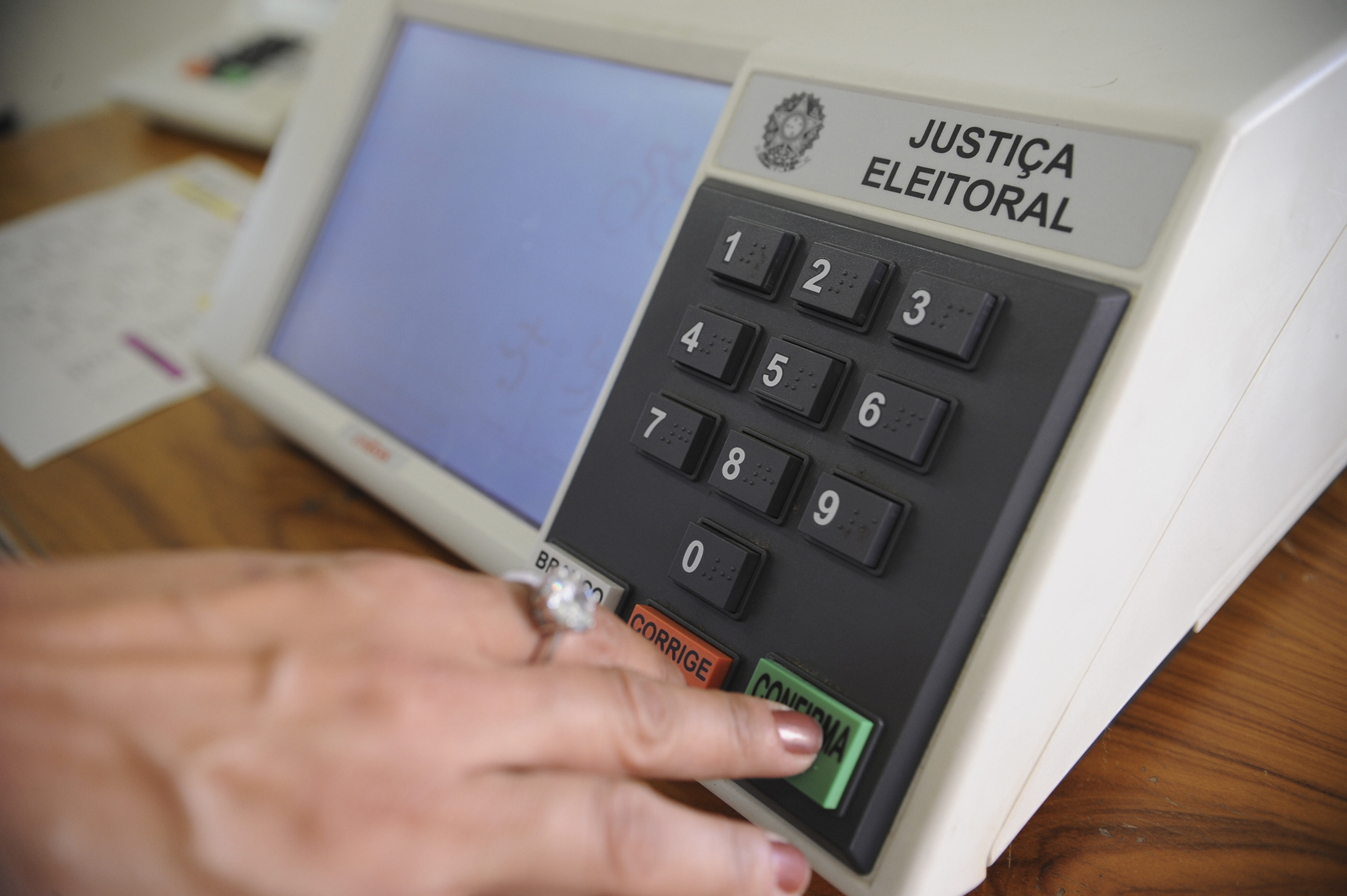 Voto impresso auditável: entenda a diferença