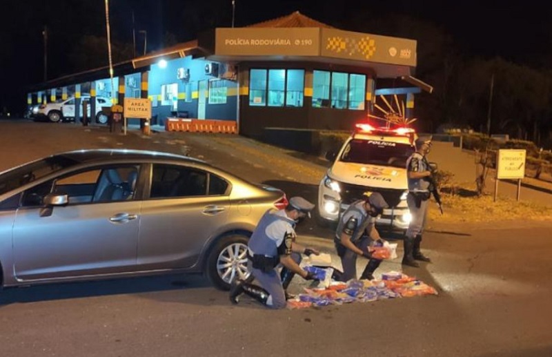 Políciamento rodoviário apreende 28 kg de pasta base de cocaína em Maracaí