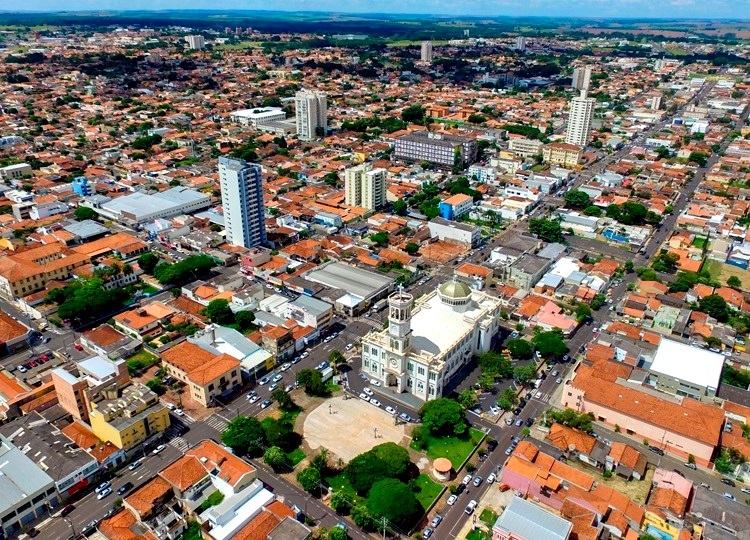 Veja o que abre e fecha em Assis, durante o feriado prolongado do dia 12 de Outubro