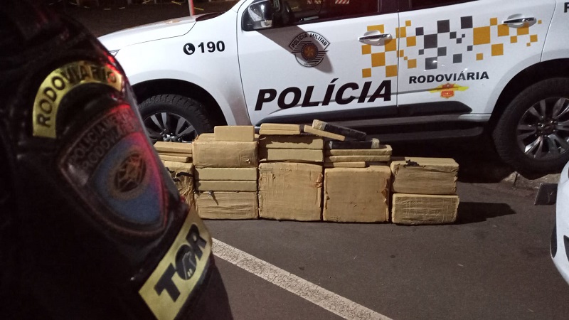 Polícia Rodoviária prende casal com 160 kg de maconha em Ourinhos