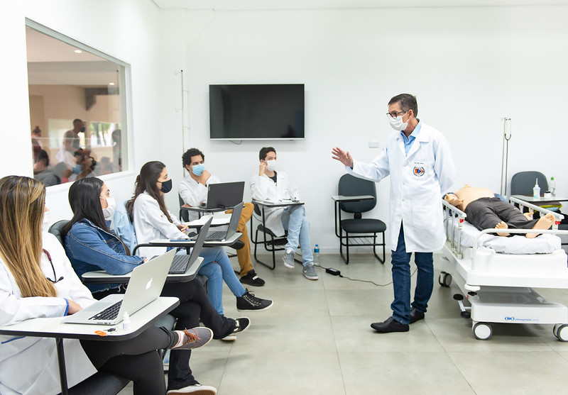 FEMA forma primeira turma de Medicina neste sábado (20)