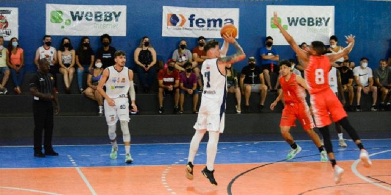 Basquete de Assis vence na quadra do ATC e conhece adversário na semifinal