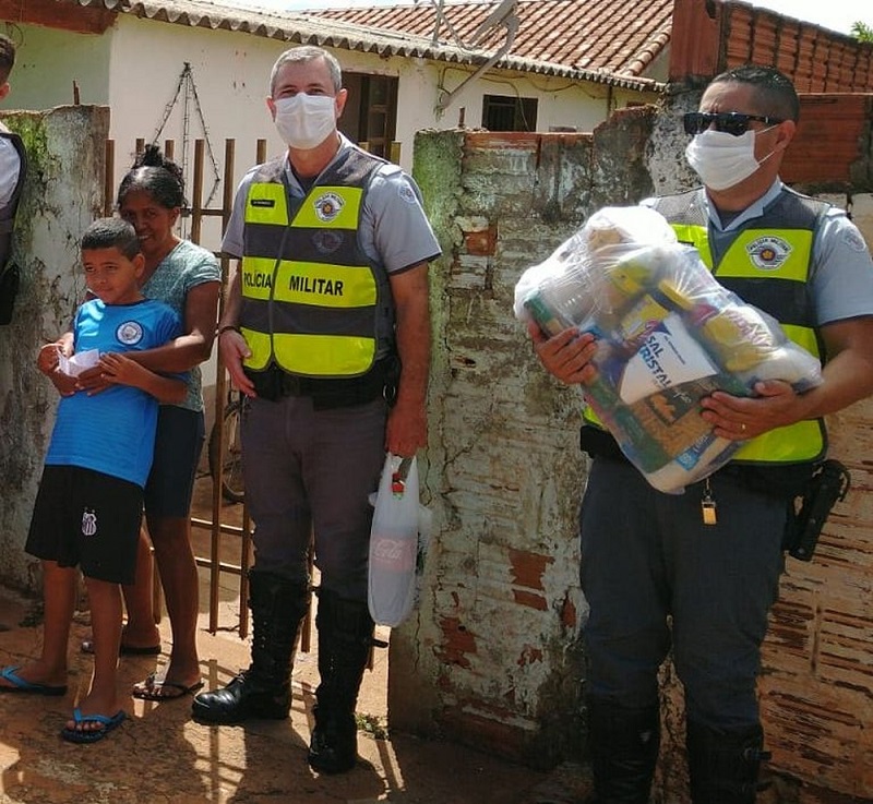 Menino deixa carta ao Papai Noel com pedido de alimento na Polícia Rodoviária de Assis