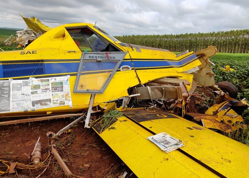 Avião agrícola faz pouso forçado às margens de rodovia em Paraguaçu Paulista