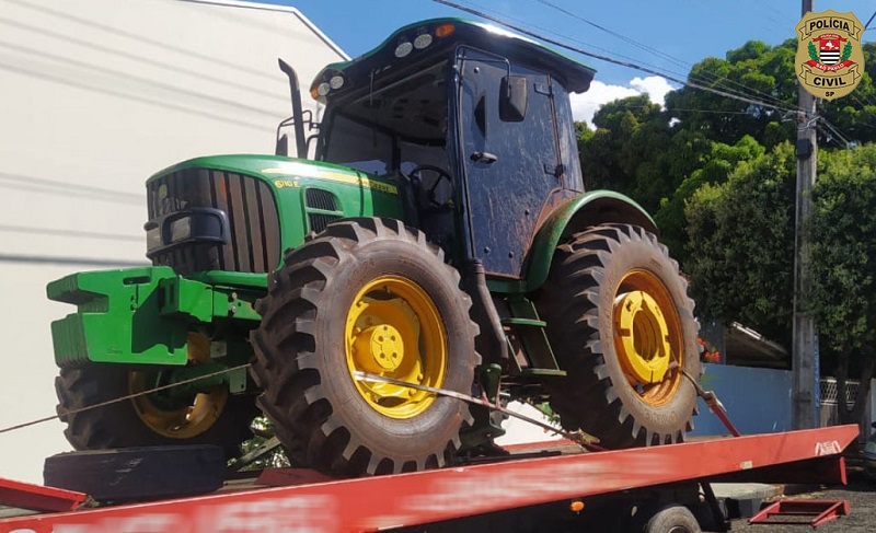 Policiais civis recuperam trator furtado em fevereiro no município de Rancharia