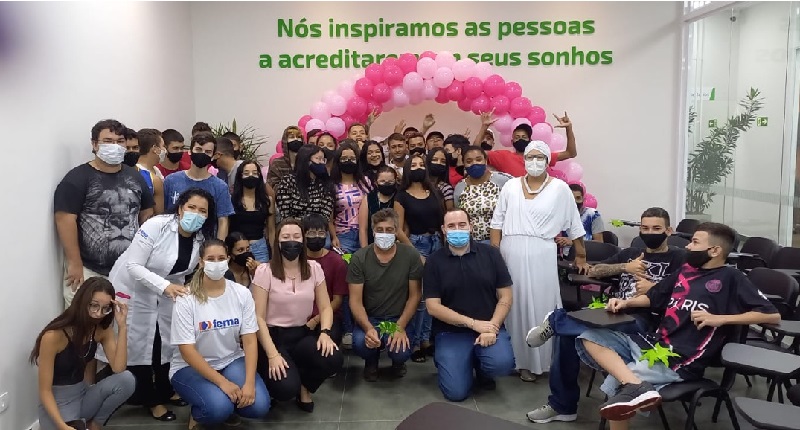 FEMA realiza palestra sobre Saúde da Mulher em evento do Sicredi