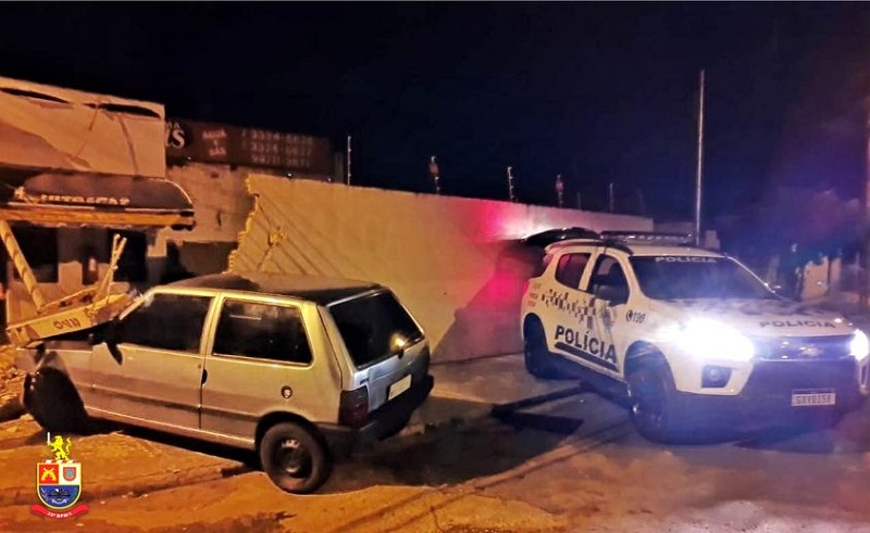 Em tentativa de fuga, adolescente é detido com veículo furtado em Assis