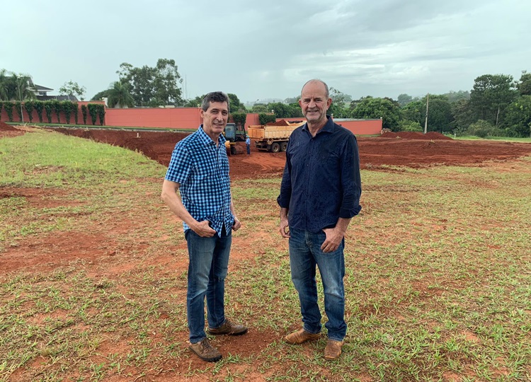 Prefeito de Assis visita obras do Grupo Pão de Açúcar