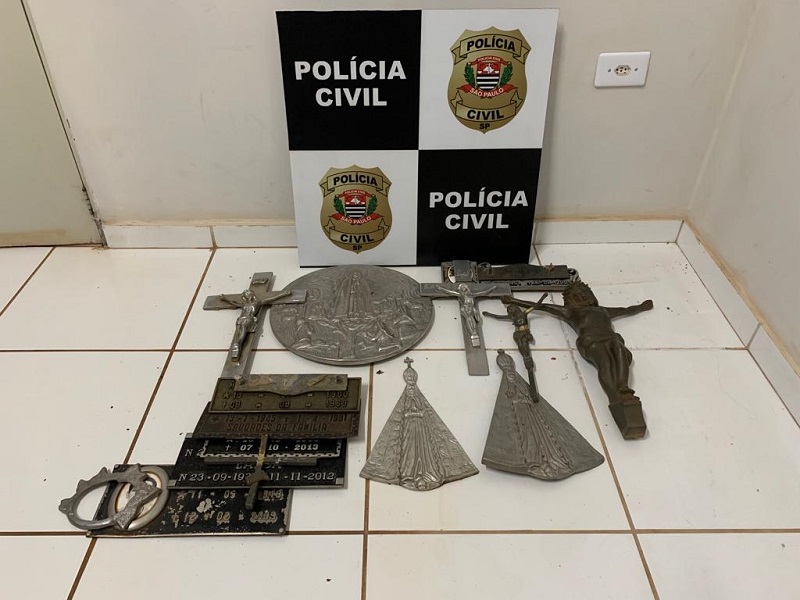 Polícia Civil recupera placas, crucifixos e imagens furtados do cemitério de Iepê