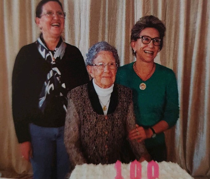 'Mariquinha' completa 104 anos de vida norteada pela fé, amor e esperança