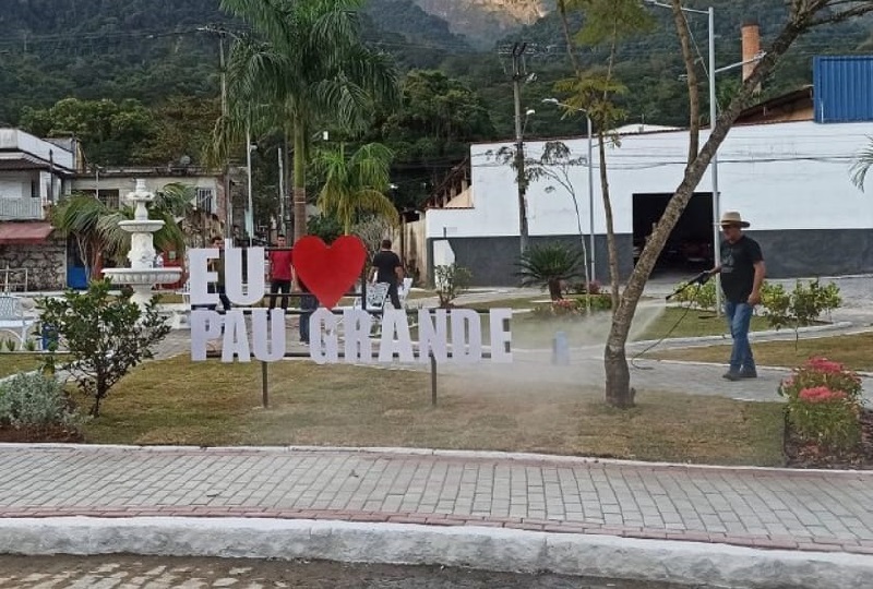 Nome de bairro viraliza nas redes sociais após instalação de placa
