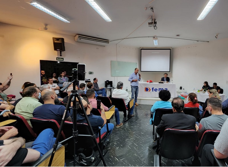 Por oito votos a seis, Arildo Almeida e Eduardo Vela permanecem na FEMA