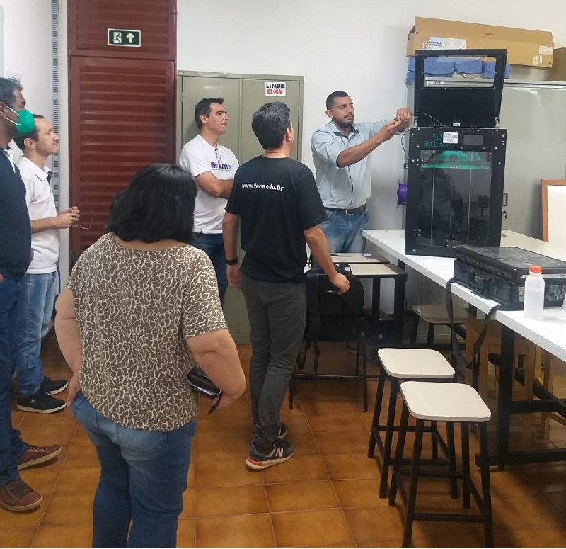 Impressora 3D: FEMA realiza treinamento com professores dos cursos de Informática