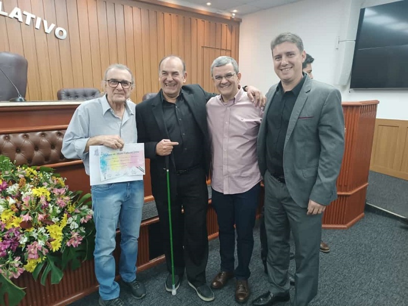 Editora 'Histórias da Nossa Gente' recebe diploma de Mérito Cultural, em Assis