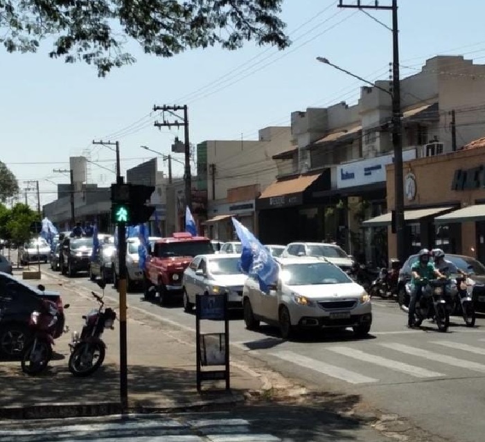 Vinícius Camarinha inaugura comitê em Assis