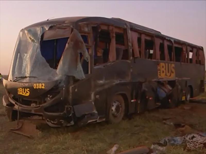 Vítimas que morreram em acidente de ônibus em Promissão são mãe e filho