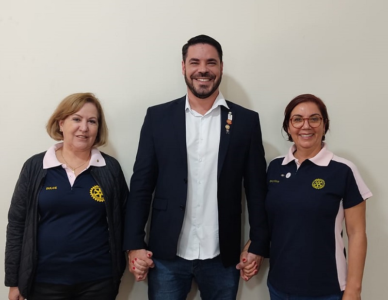 Mais jovem governador do Rotary visita Assis e garante fortalecimento dos clubes