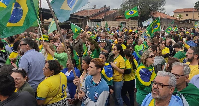 Assis tem manifestações com pedido de intervenção federal