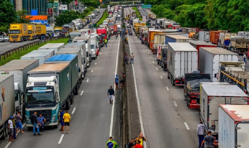 Rodovias federais têm 167 bloqueios nesta quarta, diz PRF