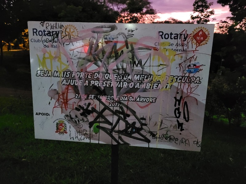 Vandalismo nas placas do Parque Buracão indigna coordenador do Rotary Day