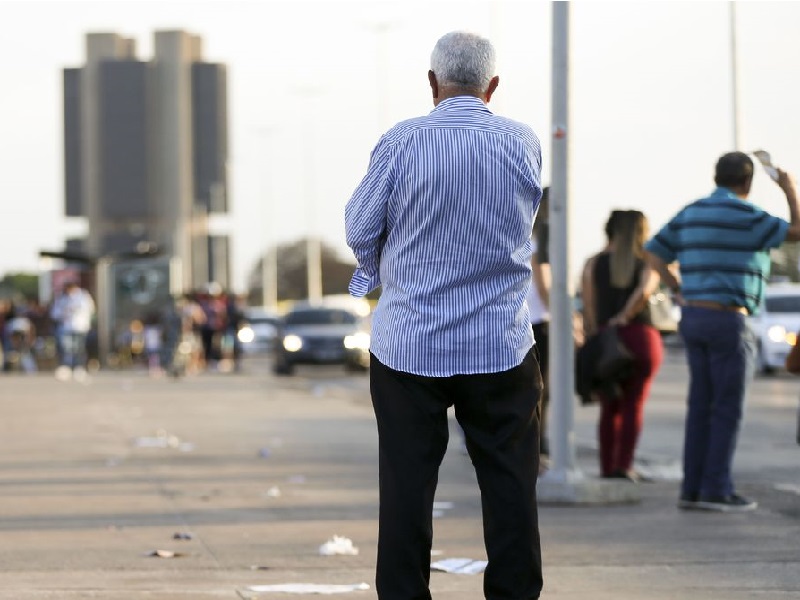 STF adia julgamento da revisão da vida toda