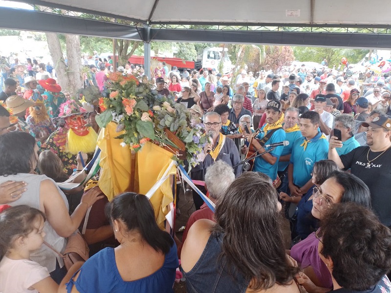Festa de Reis: Bandeira completa um século em Cândido Mota