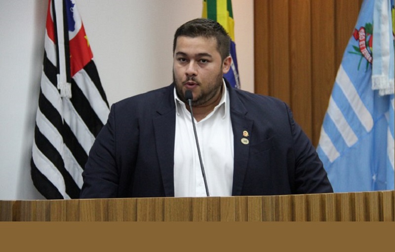 Vereador Douglas cobra da prefeitura reforma do Terminal Rodoviário de Assis