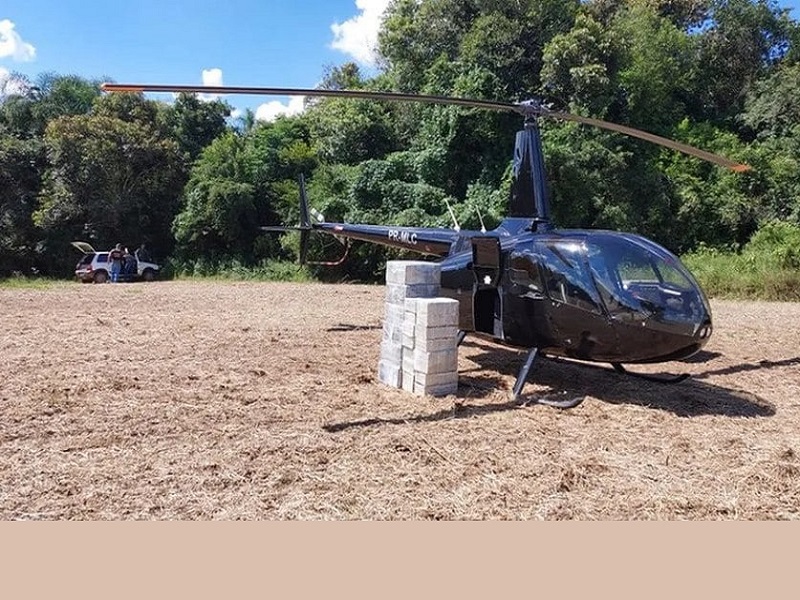 PF apreende 300kg de cocaína em helicóptero no interior de SP