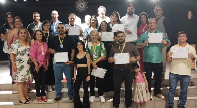 Participantes do I Ciclo do Conhecimento em Educação Física recebem certificados