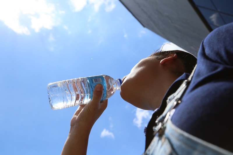 Onda de calor: Defesa Civil orienta população a se hidratar e usar filtro solar