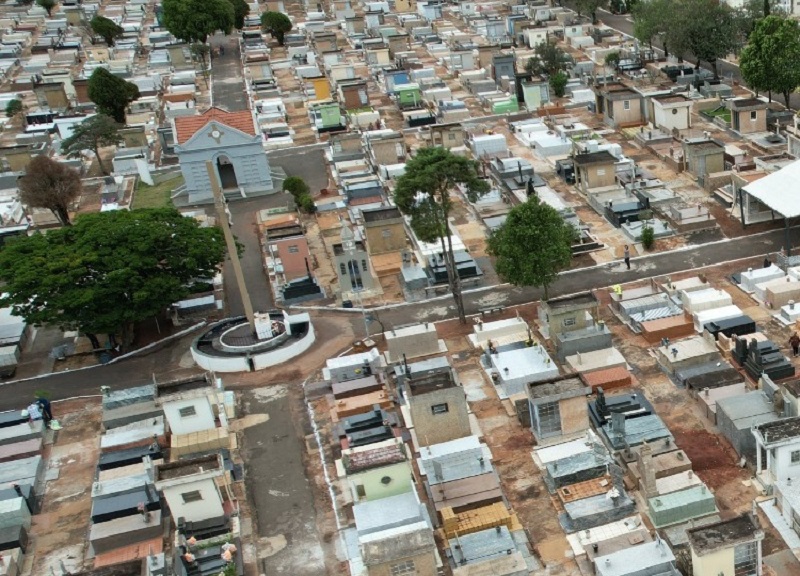 FINADOS: Prazo para reforma e limpeza de túmulos em Assis vai até o 30 de outubro