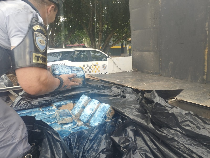 Assis: Polícia Rodoviária apreende mais de 366 quilos de pasta base de cocaína
