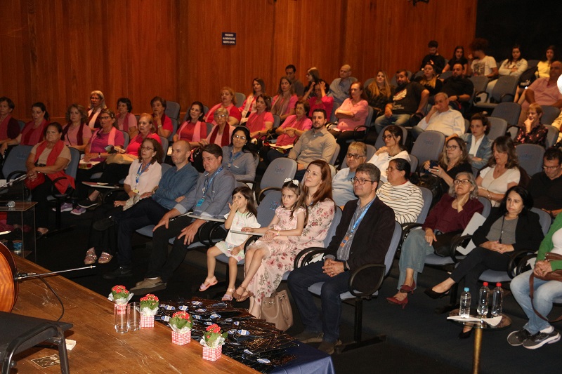 UATI-UNIFIO lançou seu 9º livro  durante emocionante evento cultural