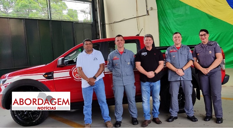 Corpo de Bombeiros recebe viatura através de emenda parlamentar