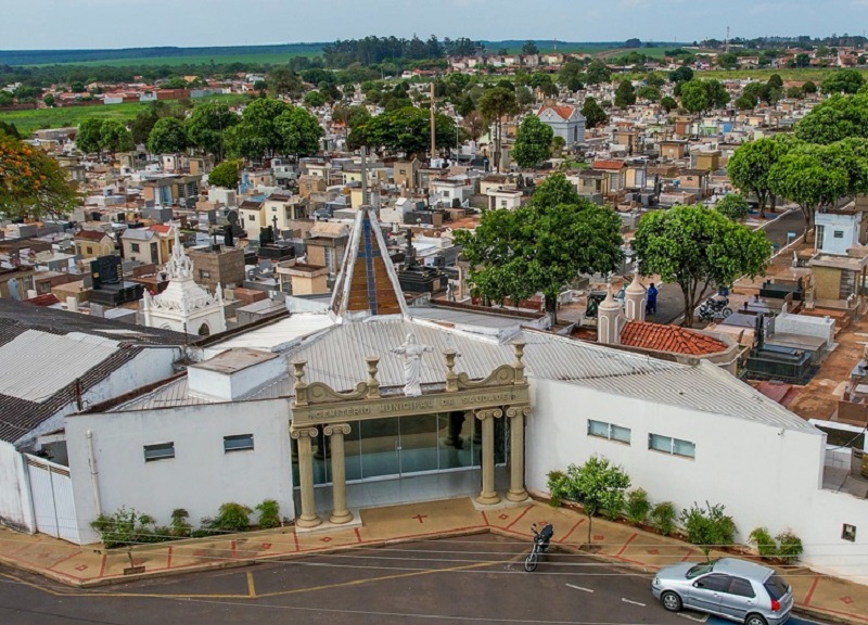 Veja o que abre e fecha no feriado prolongado de finados em Assis