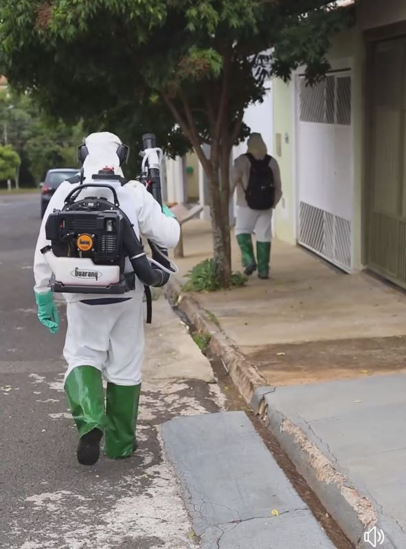 Equipe de endemias pede apoio da população no combate à dengue