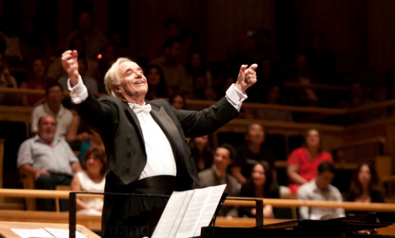 Maestro João Carlos Martins se apresenta no Teatro Municipal dia 9