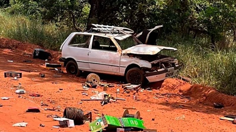 Homem morre após capotar carro em estrada rural próximo a Platina