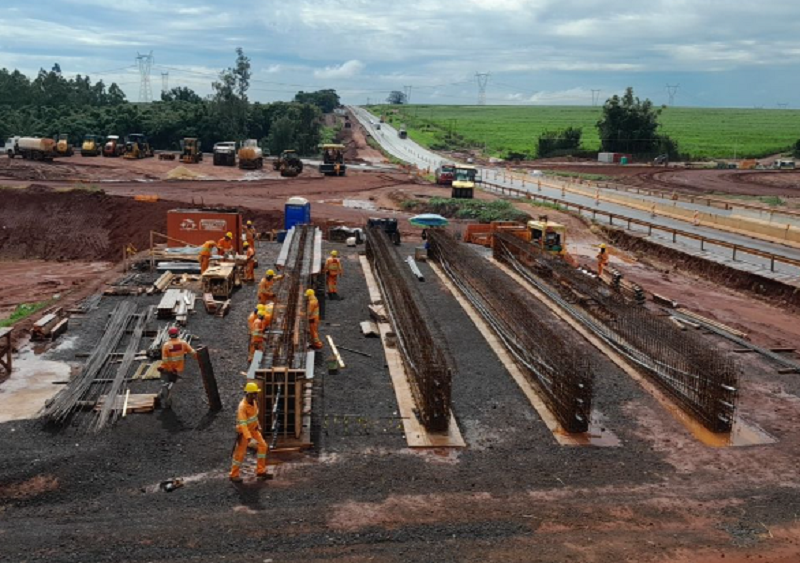 Obras da SP-333 avançam entre Assis e Florínea