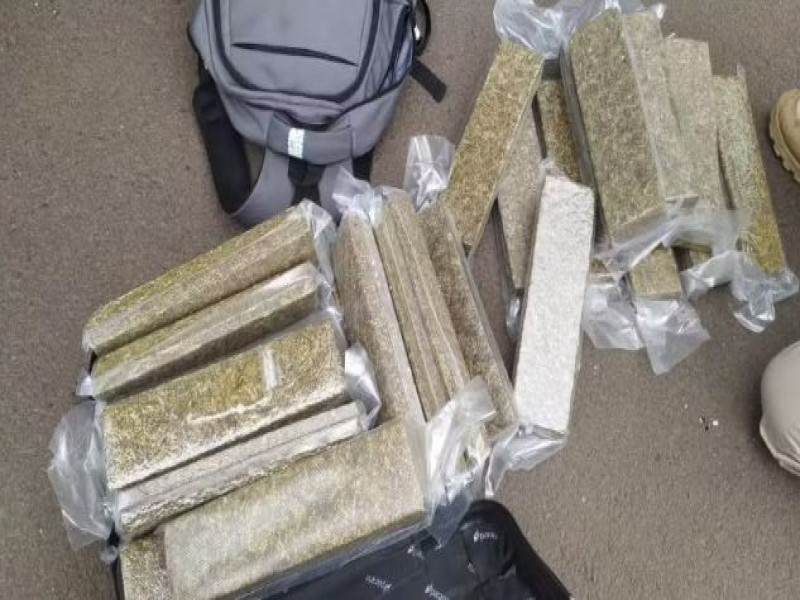 Passageiro é preso com mais de 30 tijolos de maconha escondidos em mala na BR-153 em Ourinhos