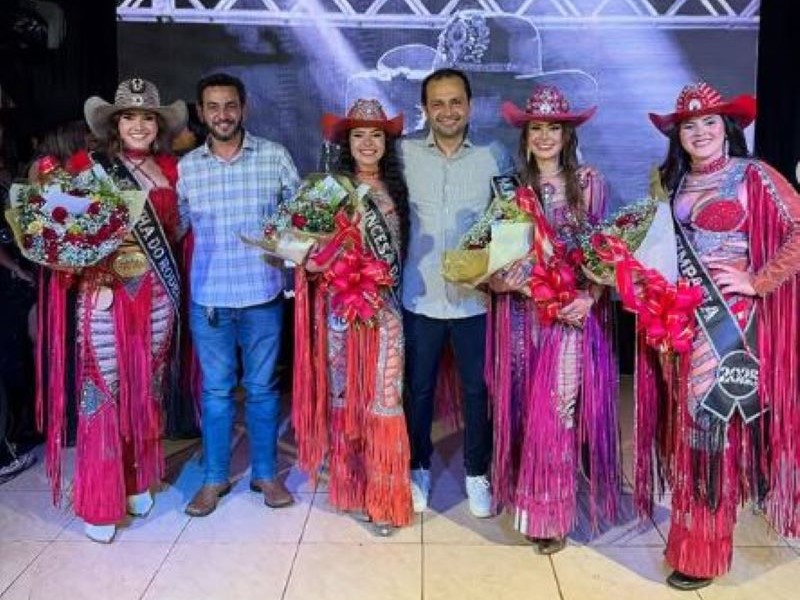 Ana Beatriz Brancalhão é a Rainha da Festa do Peão de Palmital