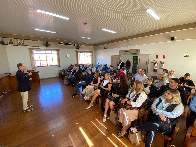 Em Tupã dirigentes decidem fortalecimento regional com a participação de Walter Ioshi