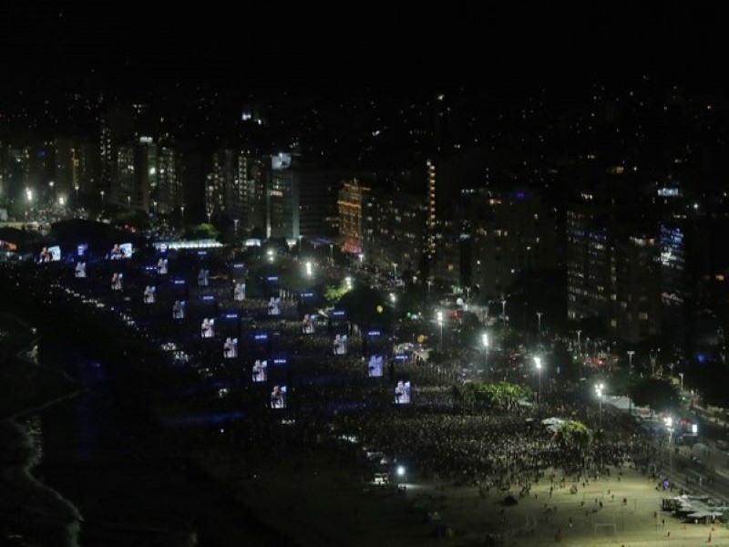 Polícia diz que operação contra atentado no show de Lady Gaga evitou ataques terroristas