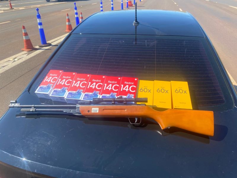 Celulares e espingarda são apreendidos em rodovia de Palmital